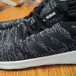 Women's Adidas Cloudfoam Sneakers Size 9